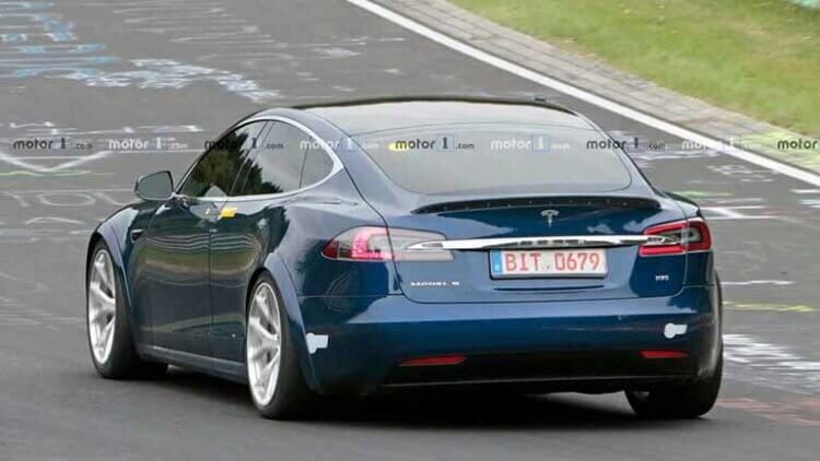 Старая Tesla Model S побила рекорд скорости нового Porsche Taycan. Правда ли это?