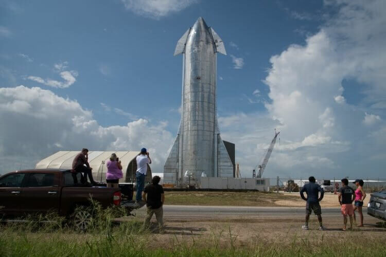 Рев двигателей и комендантский час: как SpaceX вынудила жителей Техаса продать свои дома